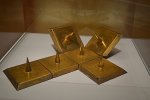 Cruz en Caja Mathias Goeritz